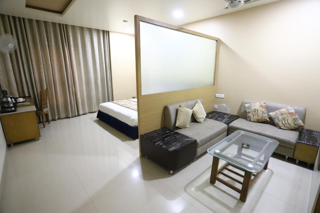 Hotel Blue Pearl Bhopal Exterior foto