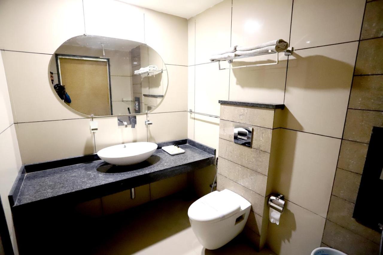 Hotel Blue Pearl Bhopal Exterior foto