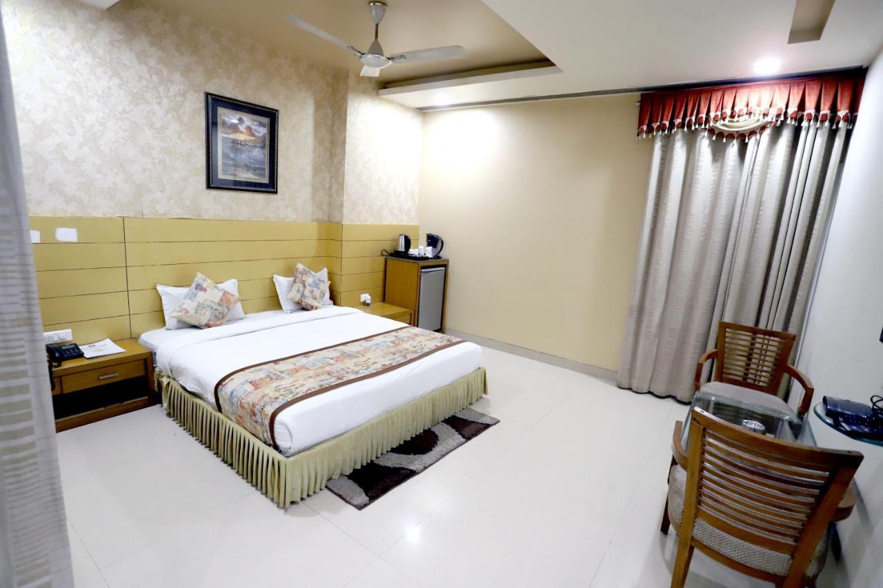 Hotel Blue Pearl Bhopal Exterior foto